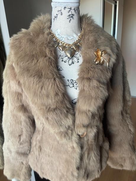 Béžový kožúšok met - veľkosť m, met,m