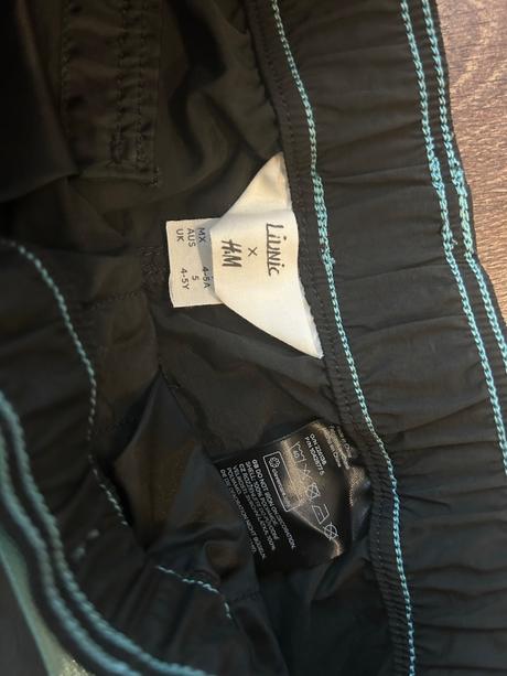 Nohavice na turistiku, h&m,110