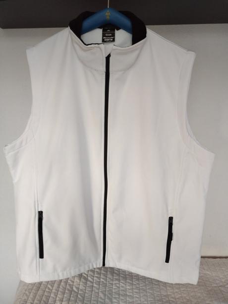 Softshellová vesta, 50