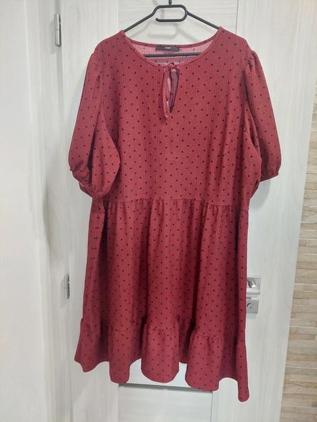 Vzdušné šaty s bodkami george veľ. 24, george,5xl