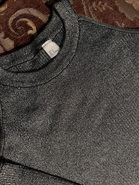 Strieborný top s výstrihmi na pleciach, h&m,m