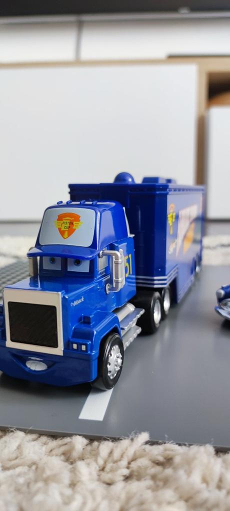 Kamión "hornet" blesk mcqueen cars autá,