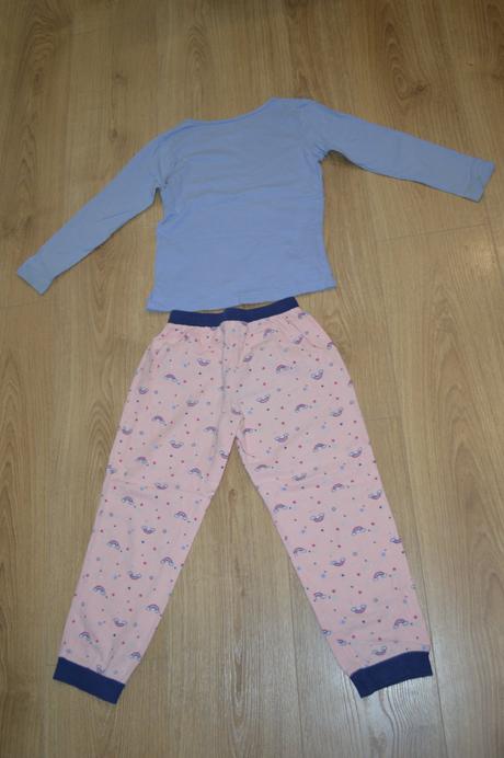 Pyžamo, lupilu,110