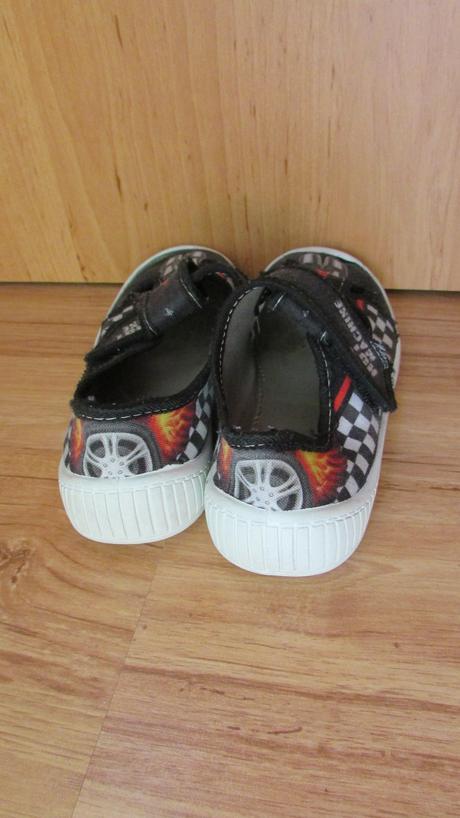 Plátenky alebo prezúvky, 30