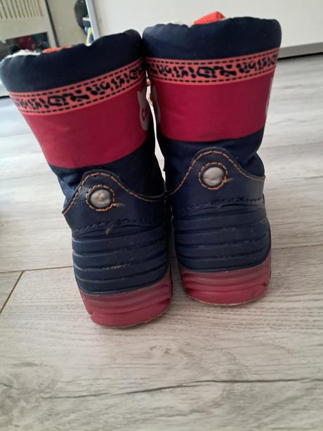 Snehule nepremokavé, ľahké, blikajúce a teplé, 26