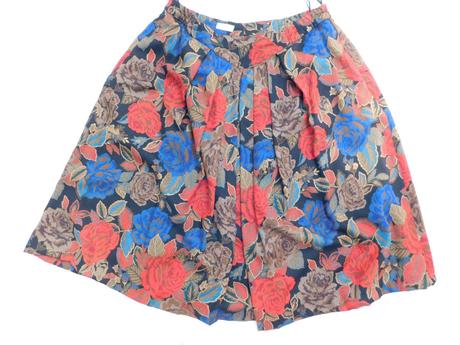 Luxusna trachten sukna k kroju, 46