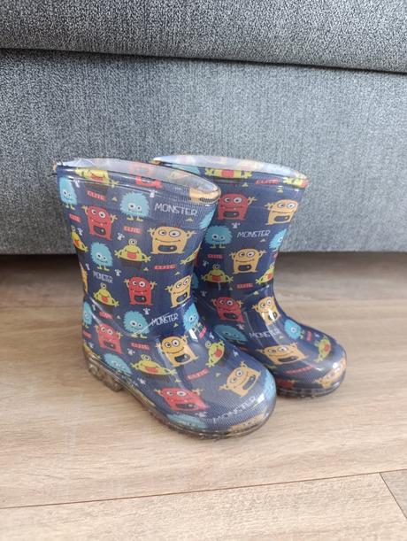 Pidilidi gumáky, 22