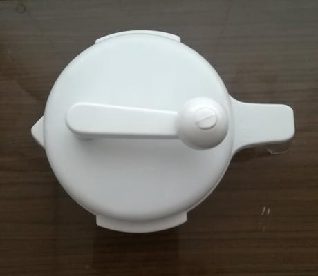 Ručný sekáčik s nádobou, 