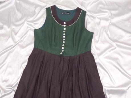 Luxusný dámsky kroj, 44