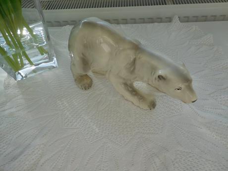 Veľká porcelánová figúrka - medveď polárny,
