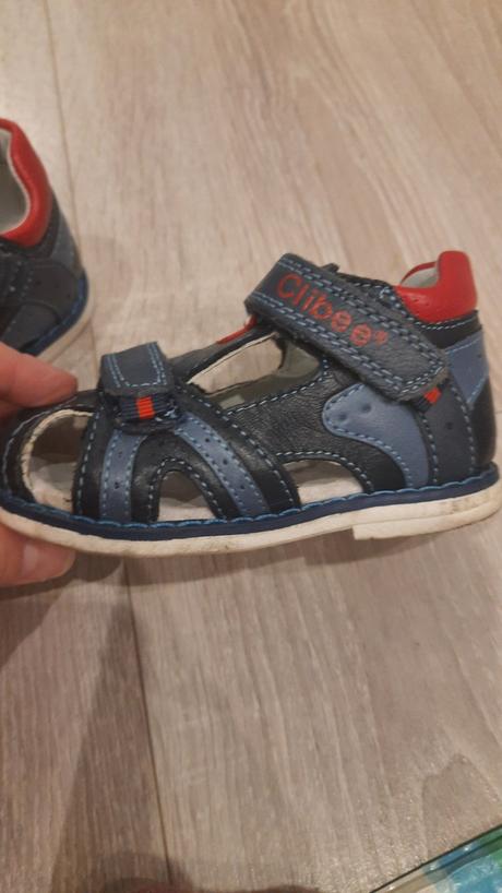 Kožené sandálky, 21