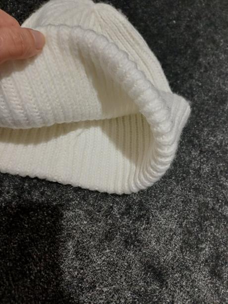 Biela damska ciapka v.uni, 