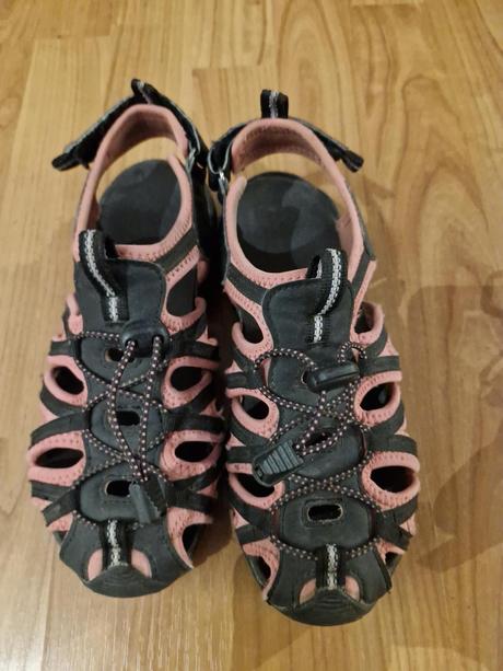 Detske sandaly_ruzove, baťa,37