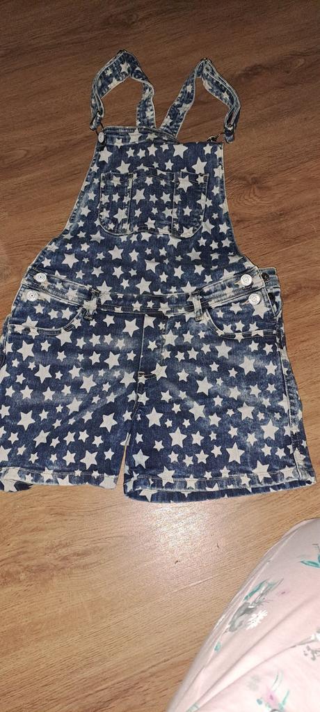 Hviezdičkou šortky, 158