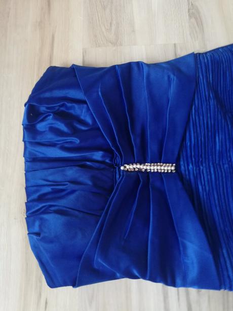 Modré šaty, 38
