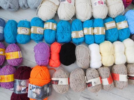 Vlna na ďalšiu tvorbu, čelenky, ponožky, čiapky,,