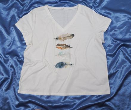 Kvalitné biele tričko s pierkami, xl