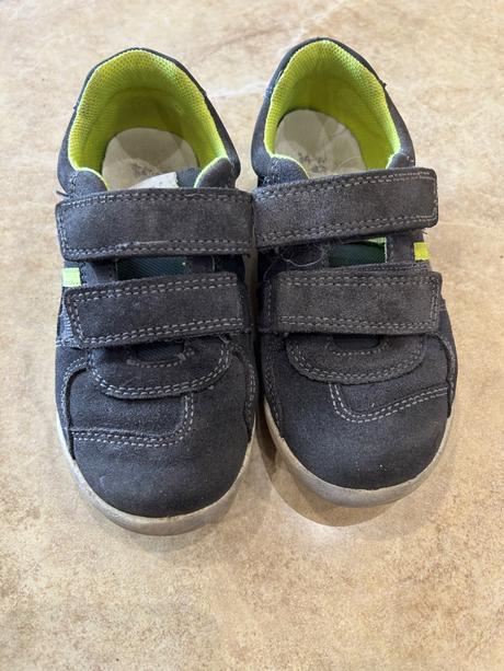 Tenisky, baťa,28