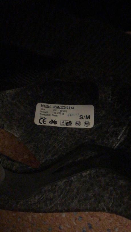 Cyklistická prilba, m