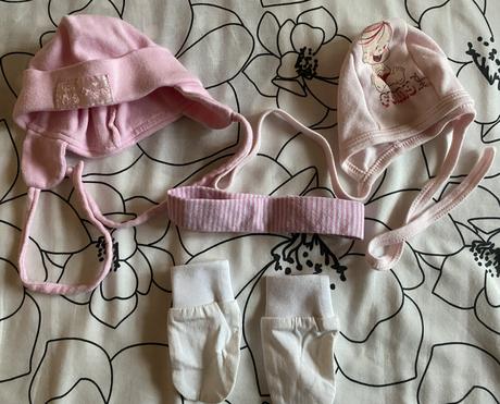 Čiapky 2ks + rukavičky + čelenka - 4ks, 56