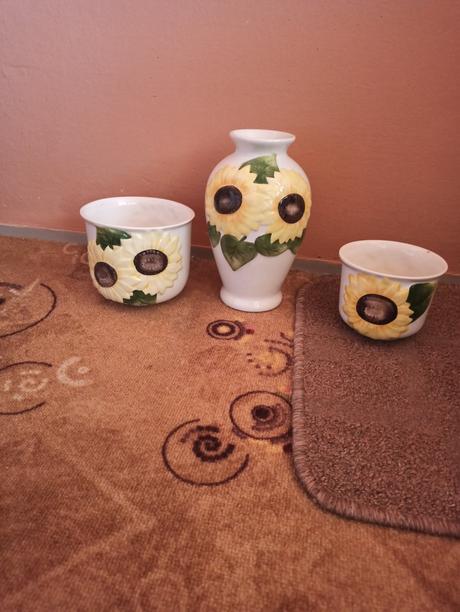 Kvetináče + váza, 