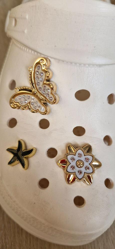 "crocsy" s ozdobami, 32