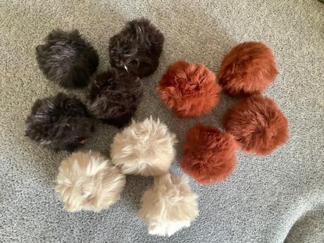 Dekoračné brmbolce,