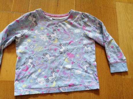 Jednorožcové pyžamo, tu,98