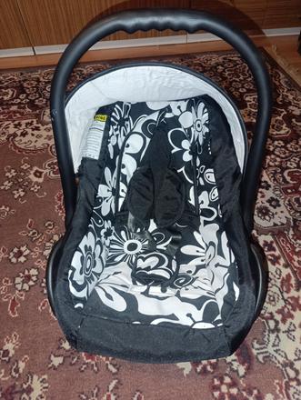 Vajíčko do auta + fusak do kočíka,