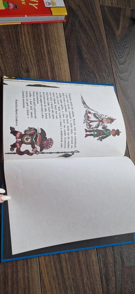 Stará kniha kocur v čižmách,