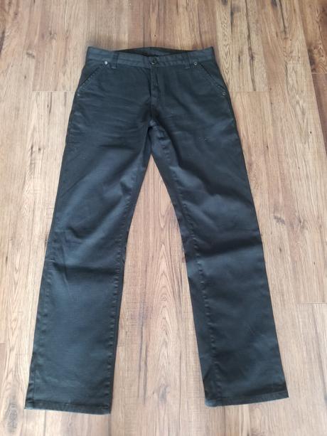 Čierne nohavice, 182 / m