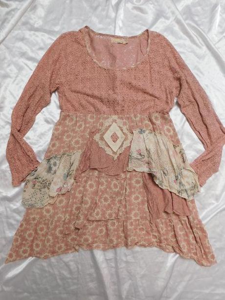 Kvalitne velmi pekne šaty, 40