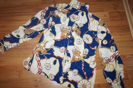 Bluzka s kolesami, atmosphere