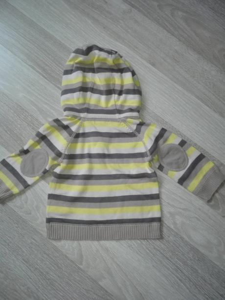 Pasikavy svetrik s kapucnou, 74