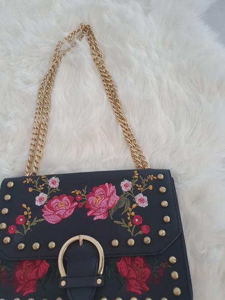 Krásna vyšívaná kabelka zn. stradivarius, stradivarius