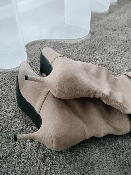 Béžové čižmy, 39