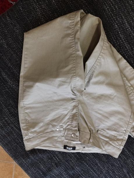 Koženkové nohavice, 36