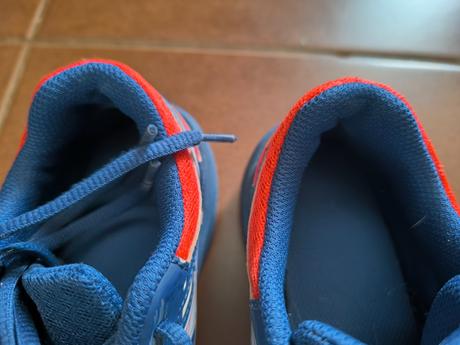 Tenisky - halovky, asics,33