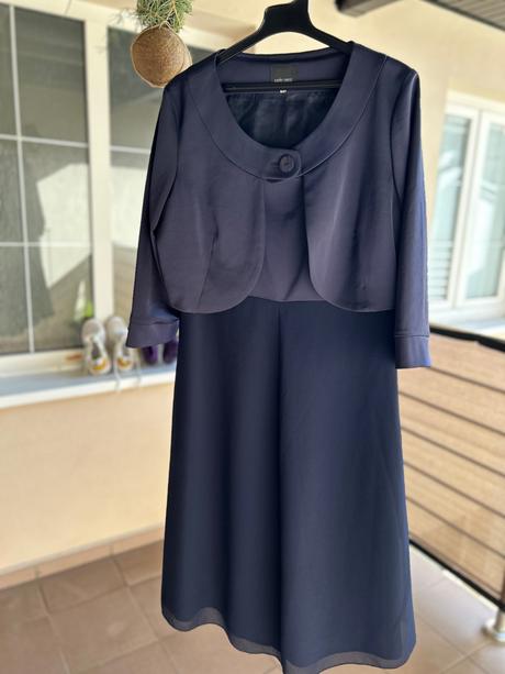 Spoločenské šaty, 42