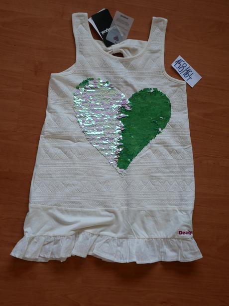 Balik dievčenských vecí desigual, 140–152