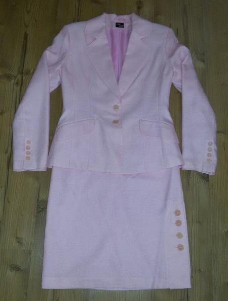 Sukňový kostým, 38