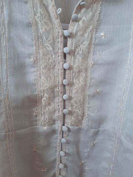 Bluzka s malymi gombickami, bonmarché,40