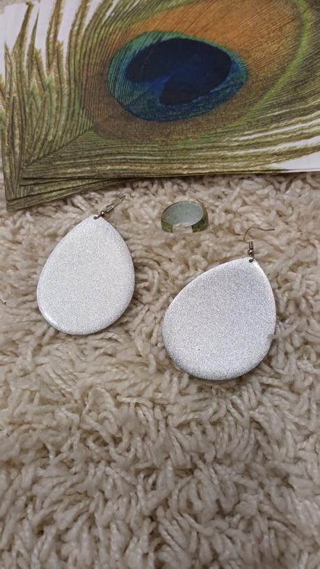 Náušnice, prsteň, 