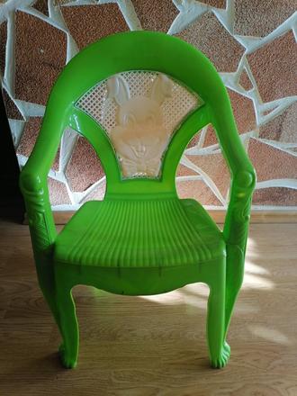 Detská plastová stolička,