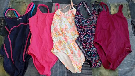 Dievčenské plavky 3x, 122