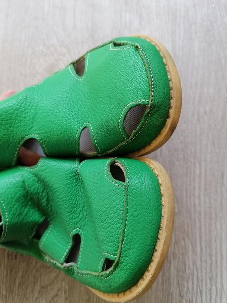 Zelené sandalky, 26