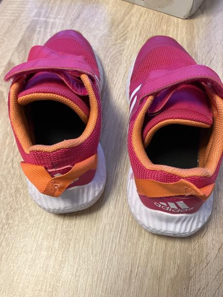 Tenisky do telocvične, 35