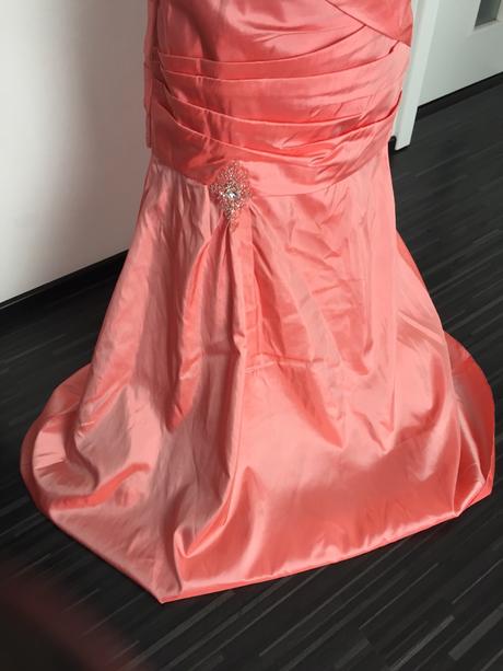 Spoločenské šaty, m