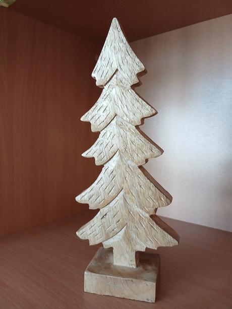 Drevený dekoračný stromček 30,5 cm,