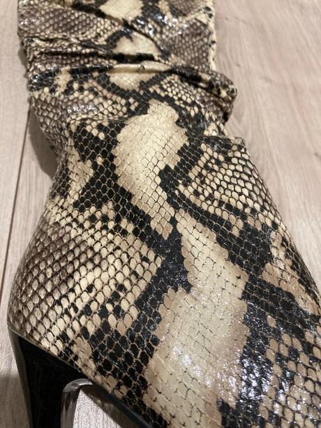 Extravagantné čižmy zn. roberto botella, 40